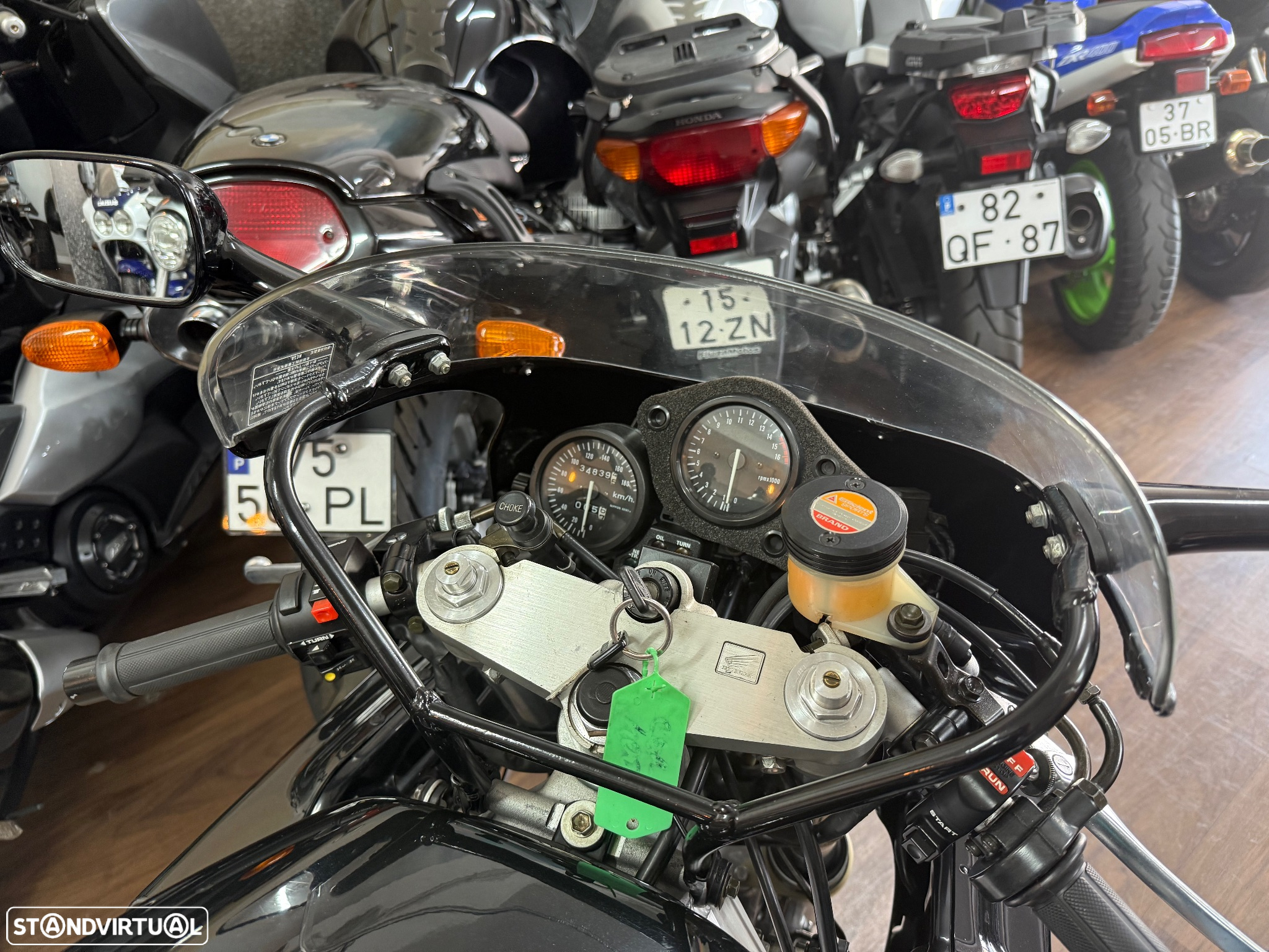 Honda CBR 400 RR - 7