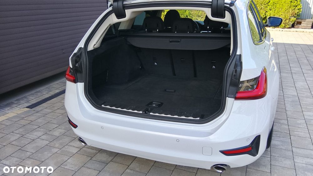 BMW Seria 3 320d Sport Line - 5