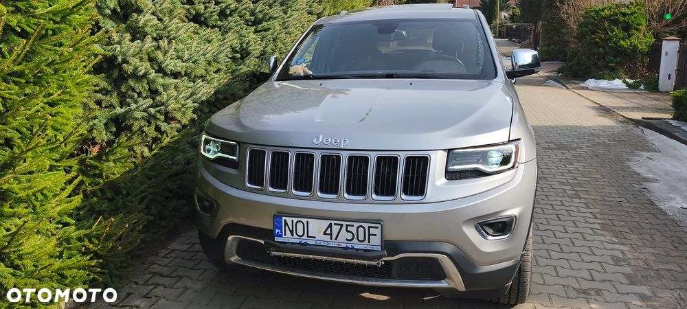 Jeep Grand Cherokee - 16