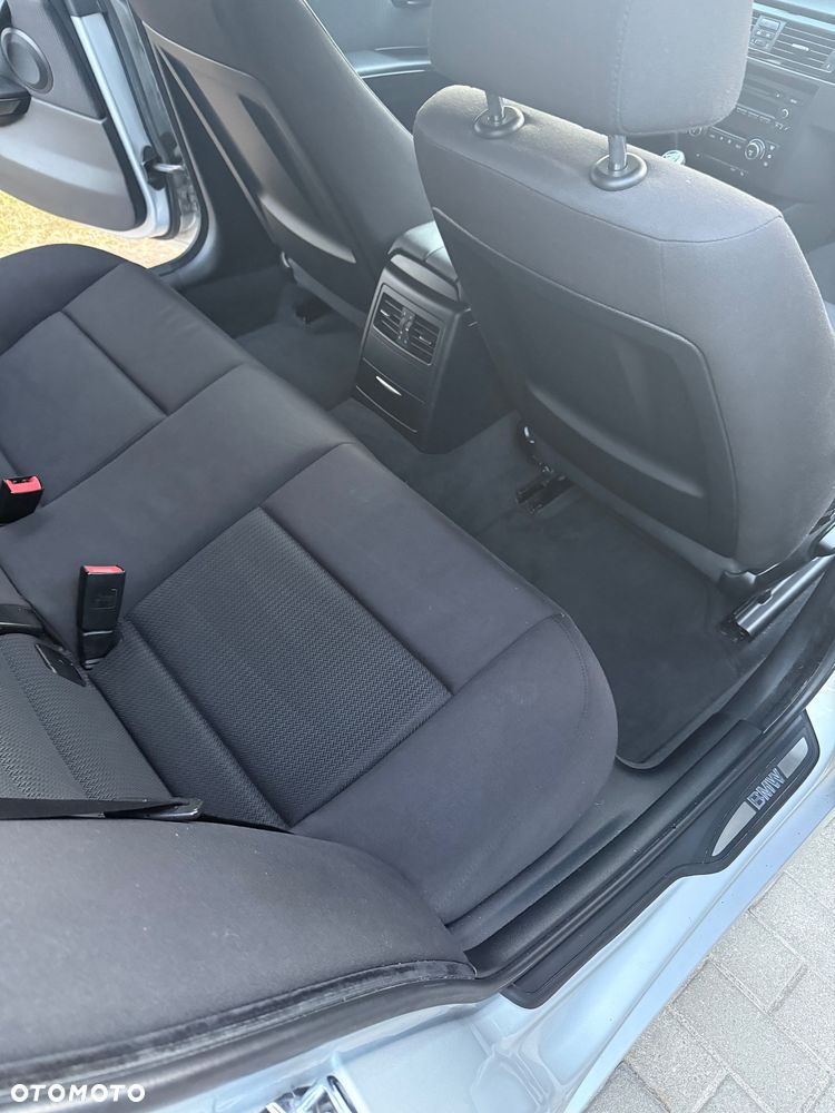 BMW Seria 3 318d DPF - 17