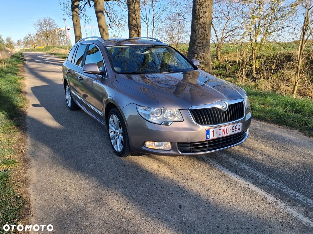 Skoda Superb 2.0 TDI DSG Ambition - 2