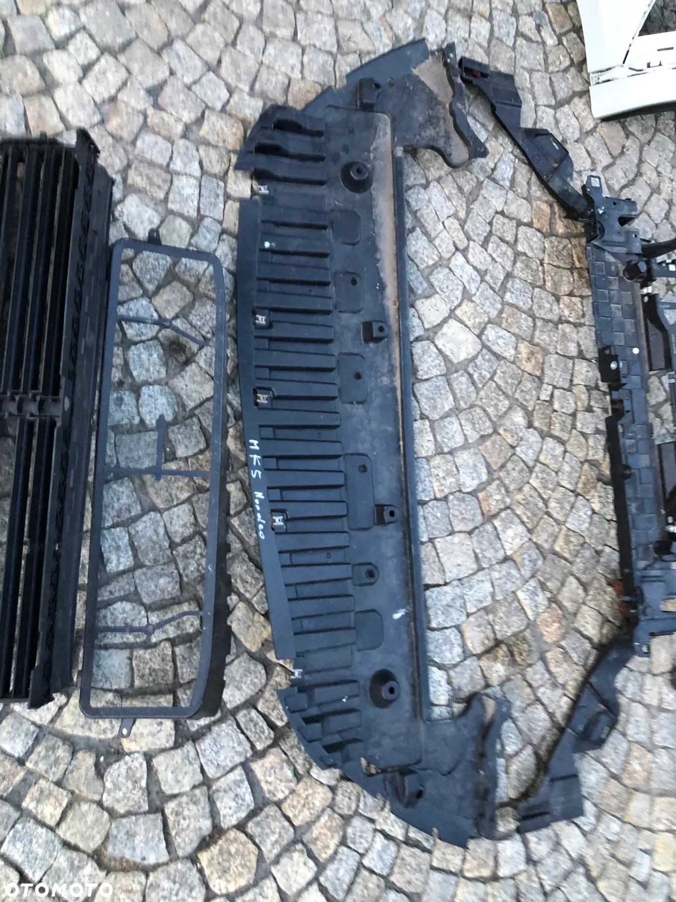 MONDEO MK5 MASKA GRILL PAS ZALUZJA INNE - 10