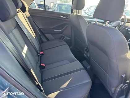 Volkswagen T-Roc - 8
