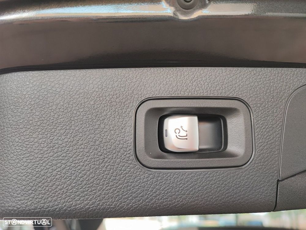 Mercedes-Benz GLC 300 e 4Matic - 25