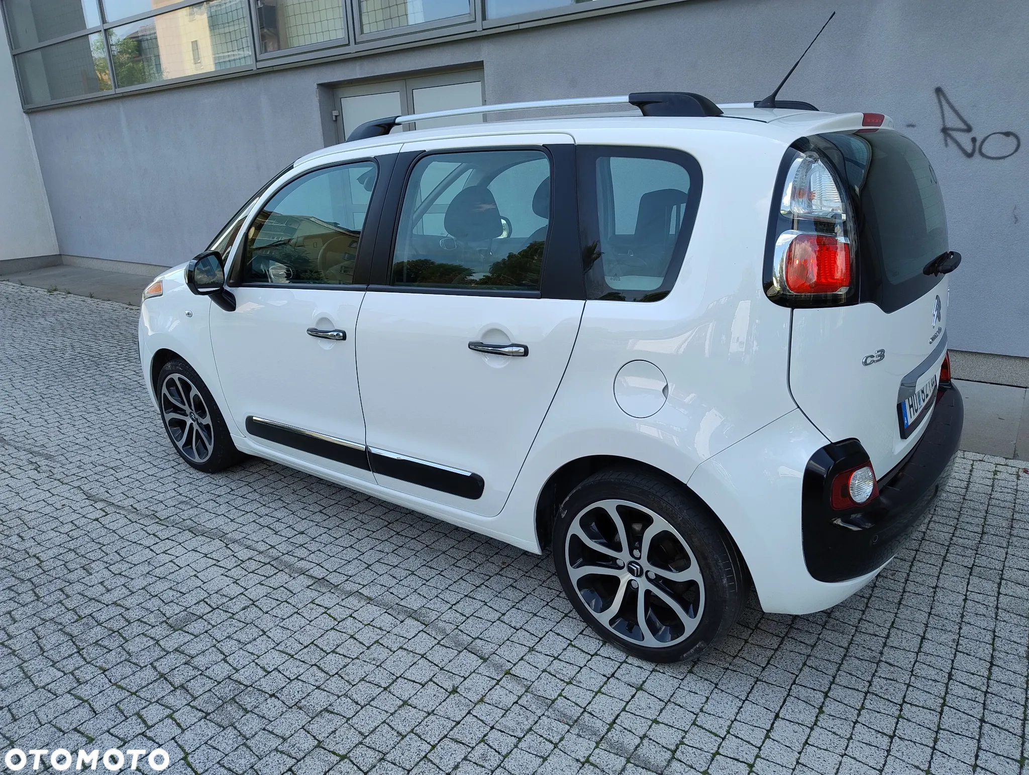 Citroën C3 Picasso 1.4i Exclusive - 3