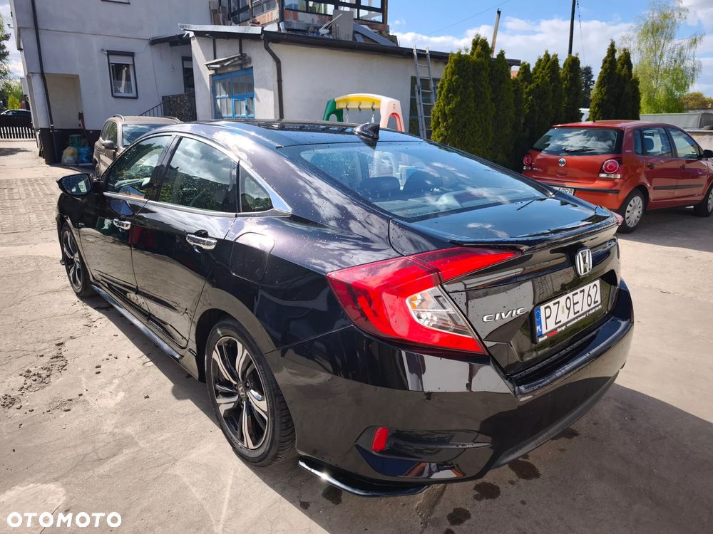 Honda Civic 1.5 i-VTEC Turbo CVT Executive - 11