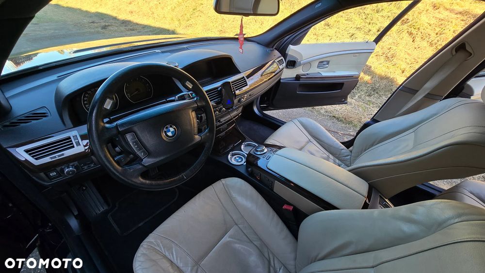 BMW Seria 7 740i - 10