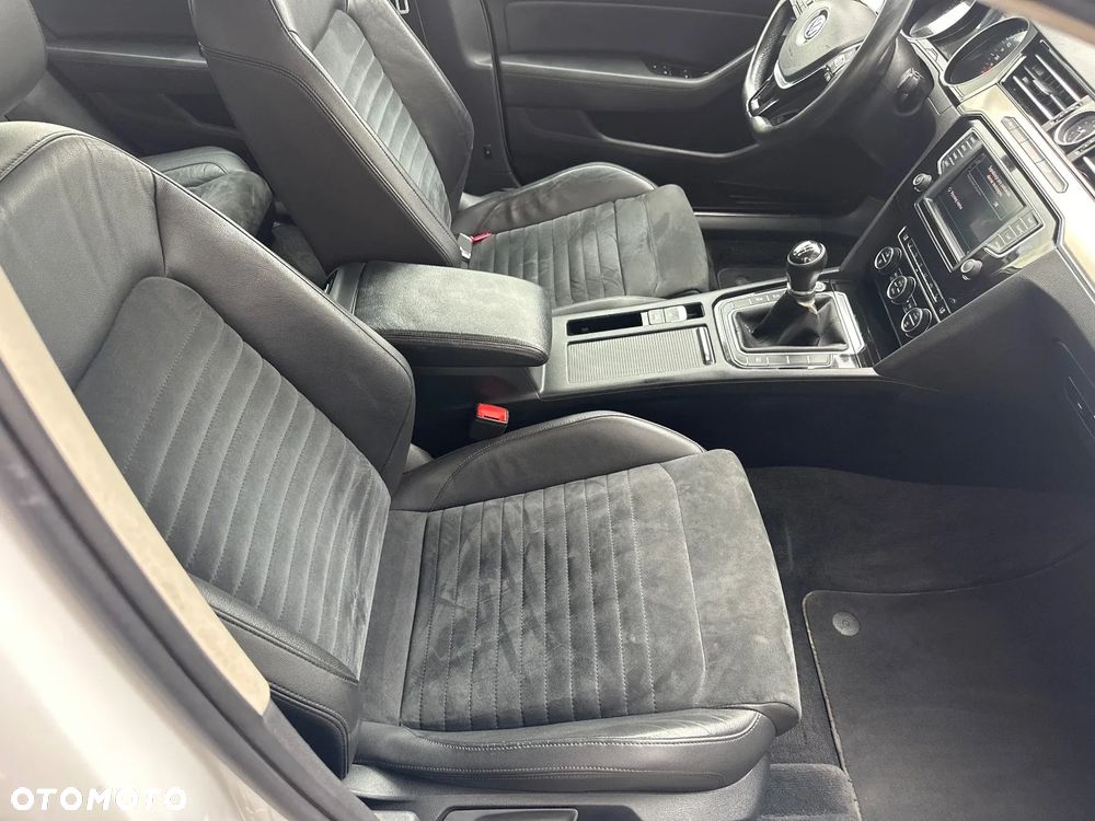 Volkswagen Passat 1.8 TSI BMT Highline - 21