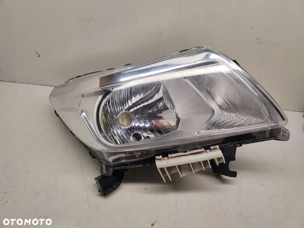 nissan navara np300 14-21 przednia prawa lampa 260104kj2a - 1