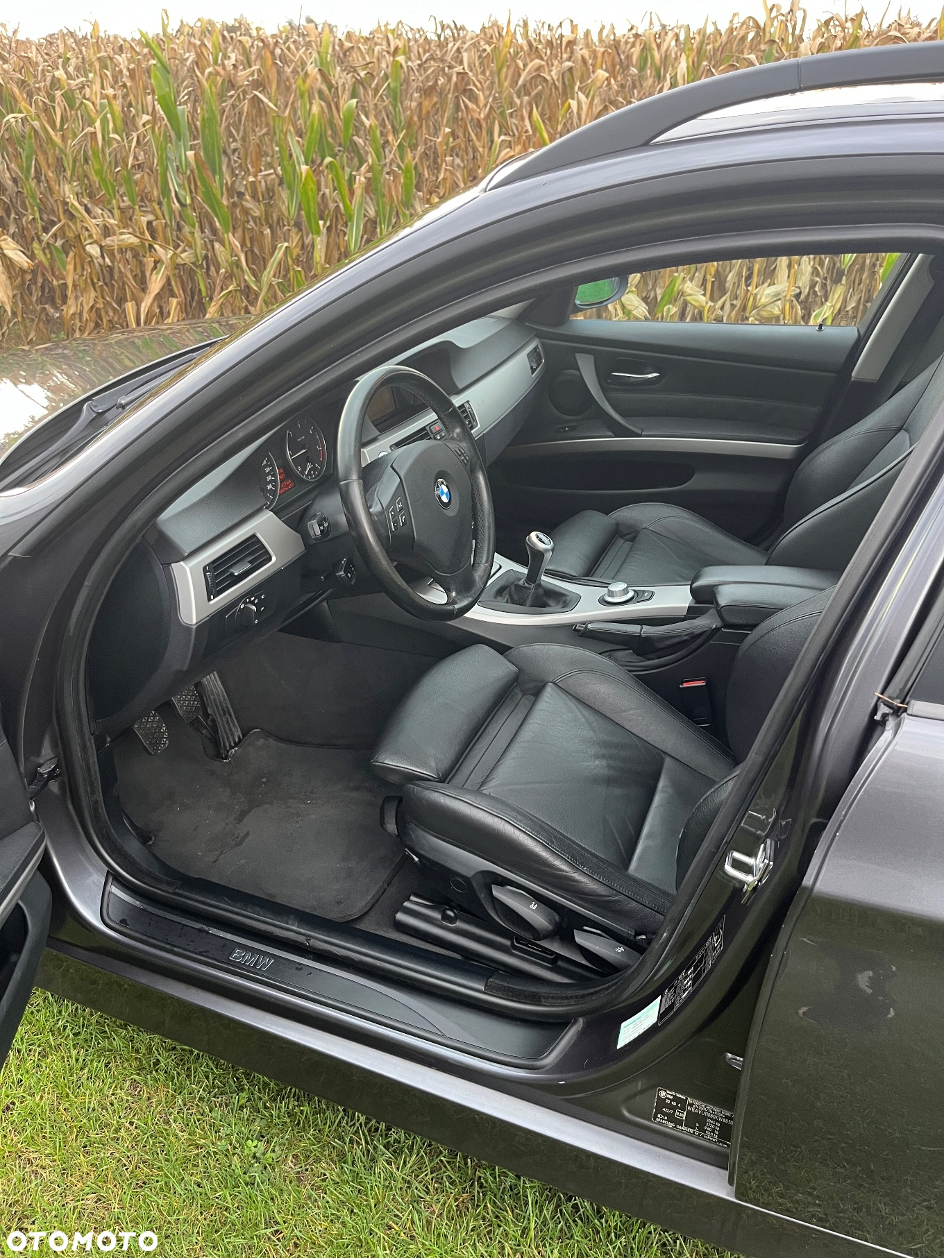 BMW Seria 3 318d DPF Touring - 14