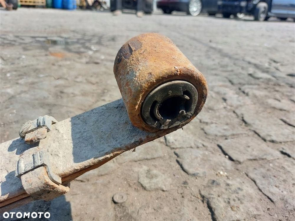 Resor tylny PIORO tył Hyundai H200 1997-2000R - 4