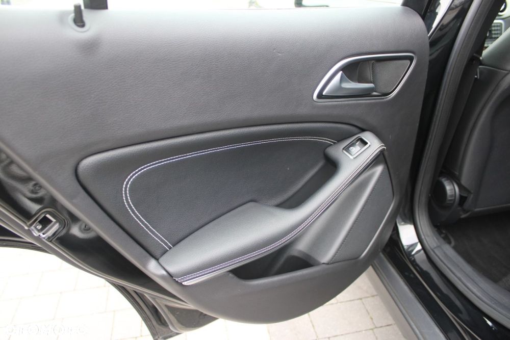 Mercedes-Benz GLA - 26