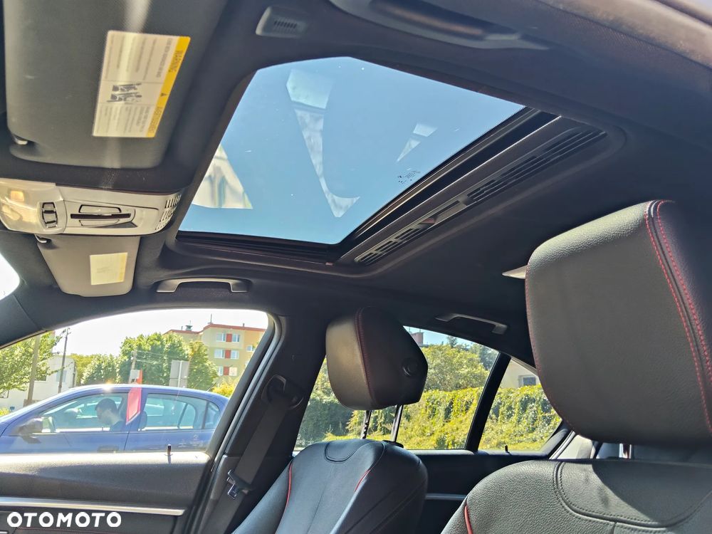 BMW Seria 3 328i xDrive Sport Line - 13