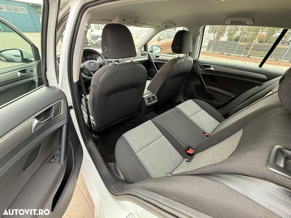 Volkswagen Golf - 13