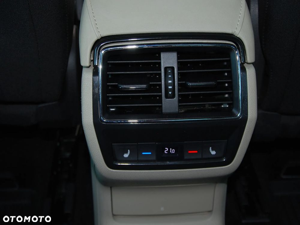 Skoda Karoq 1.5 TSI ACT GPF 4x2 Style - 25