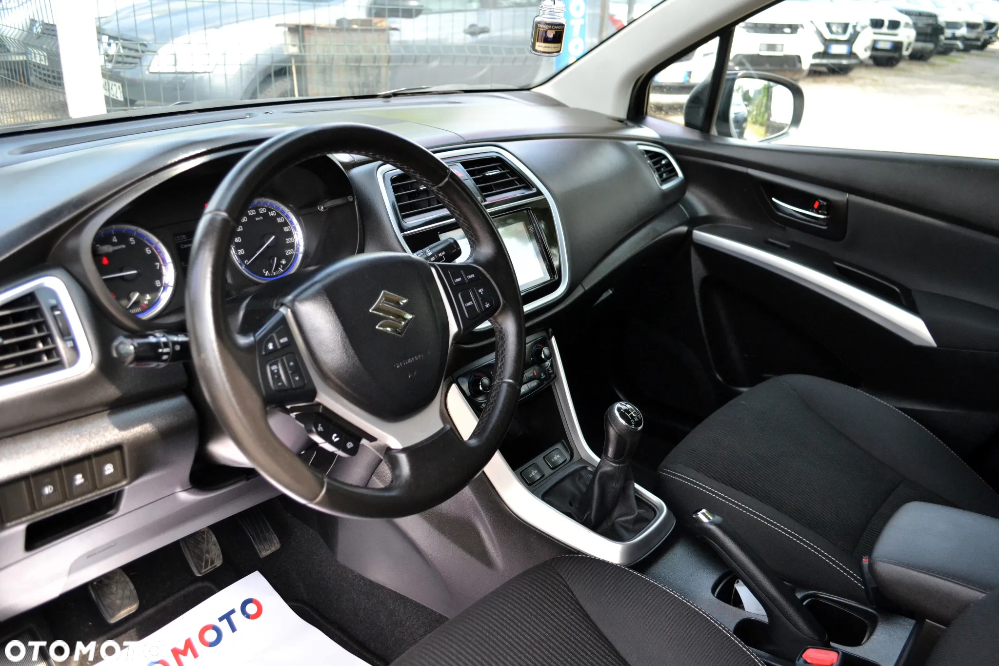 Suzuki SX4 S-Cross 1.0 T Premium - 8