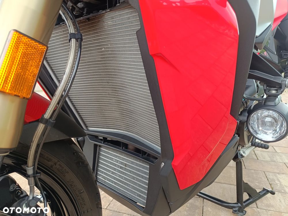 BMW XR - 18