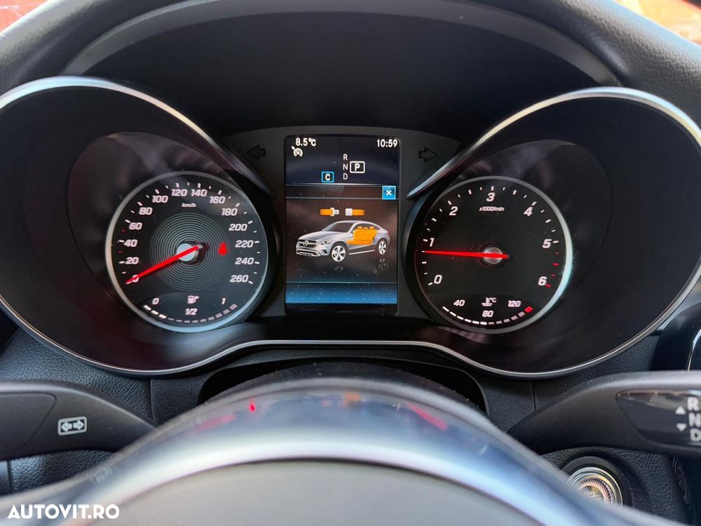 Mercedes-Benz GLC Coupe 300 d 4Matic 9G-TRONIC AMG Line - 27