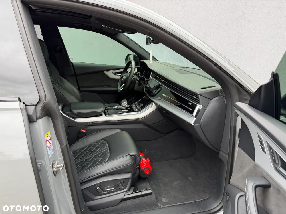 Audi SQ8 - 12