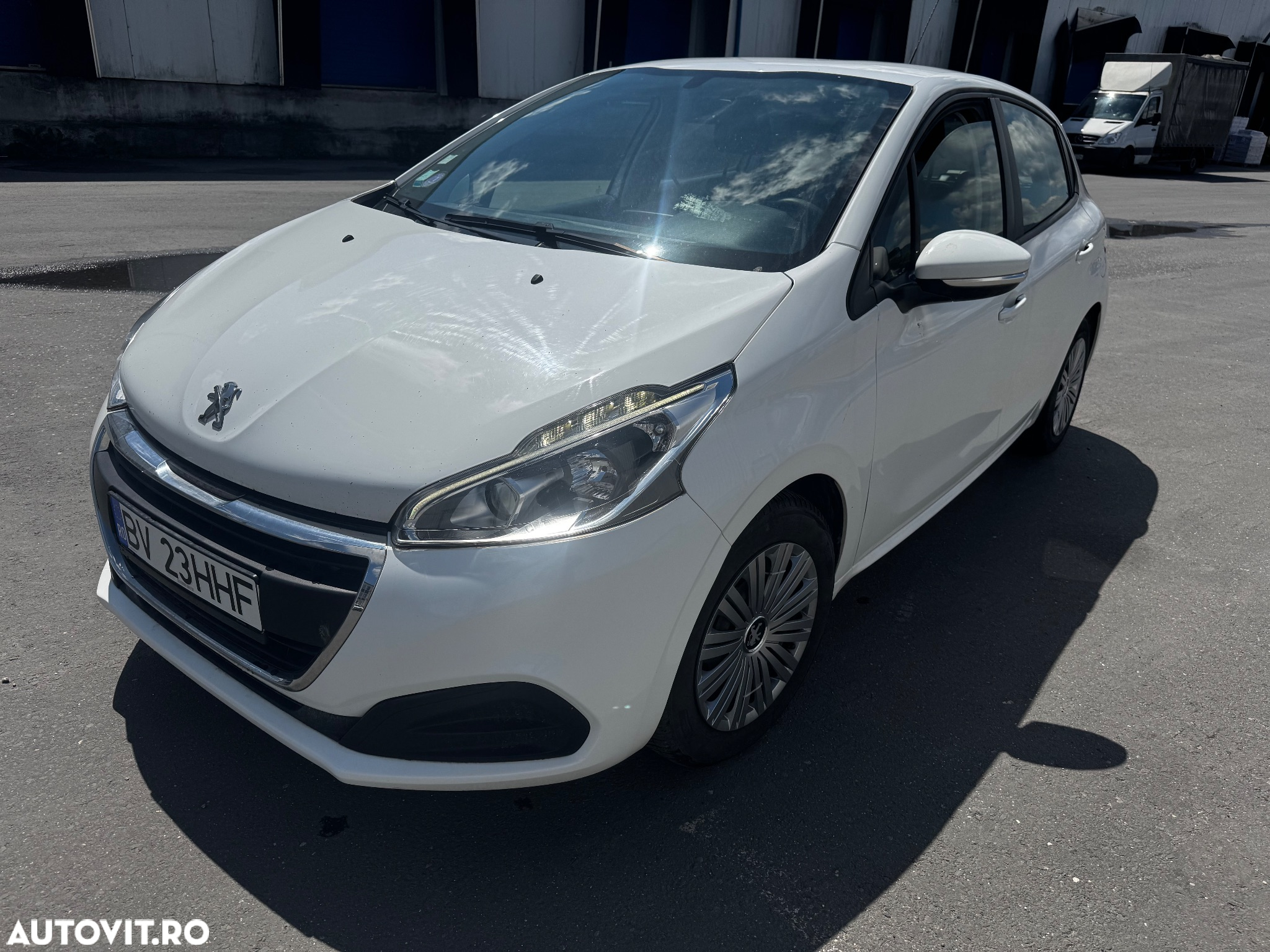 Peugeot 208 1.2 L PureTech ETG Active - 9
