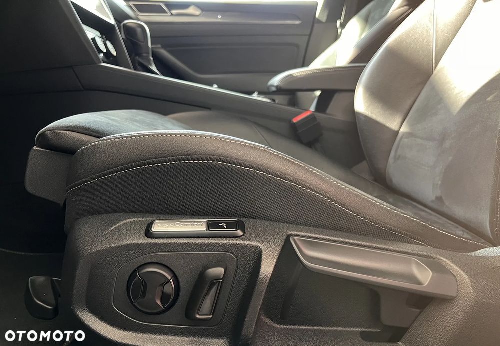 Volkswagen Arteon 2.0 TDI Bi-Turbo SCR 4Mot R-Line Edition DSG - 23