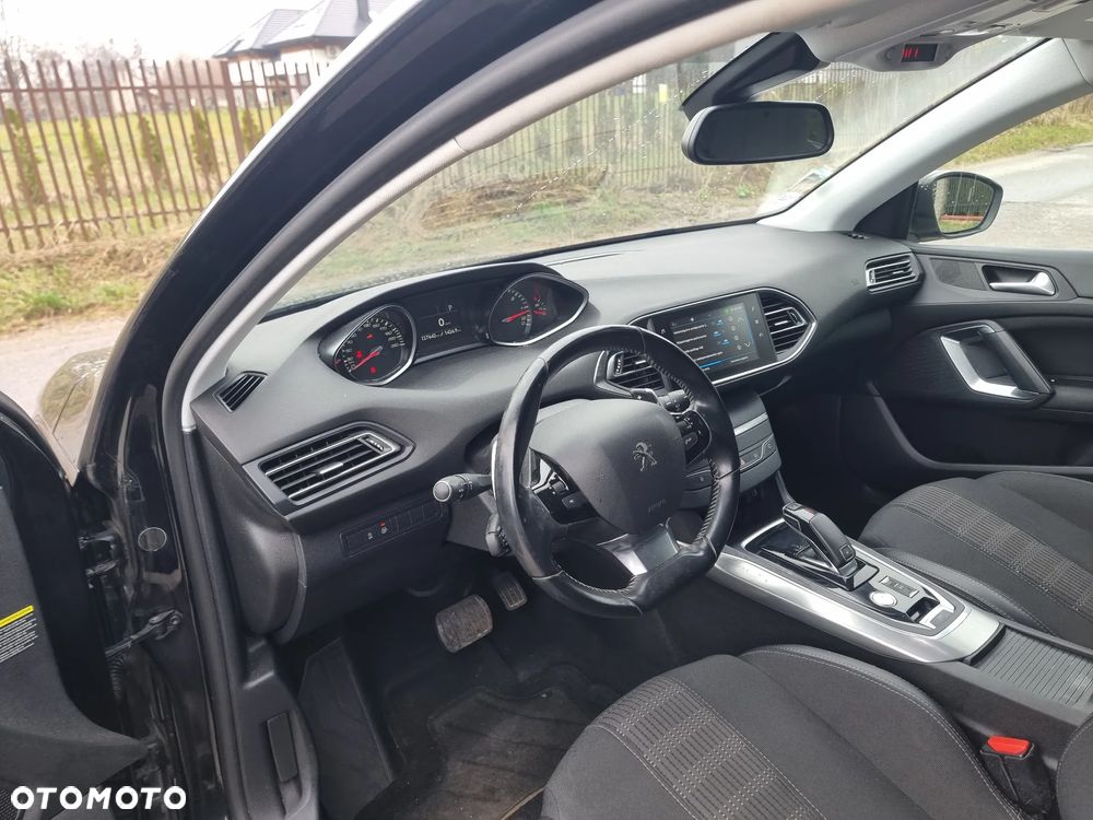 Peugeot 308 BlueHDi 130 EAT6 Stop & Start Allure Business-Paket - 17