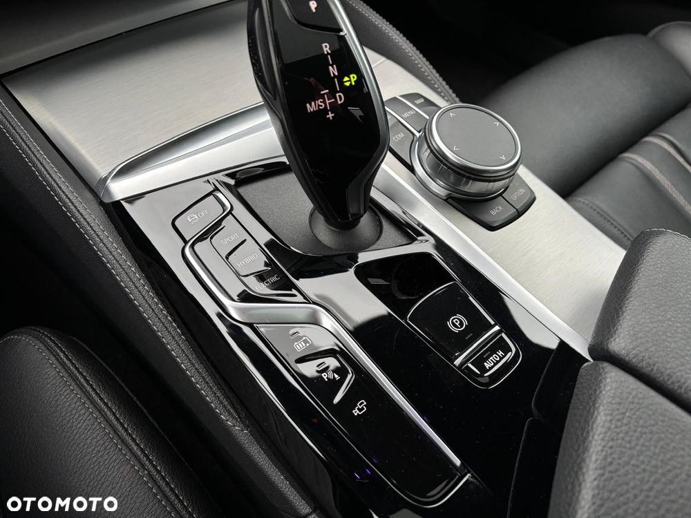 BMW Seria 5 530e M Sport sport - 30