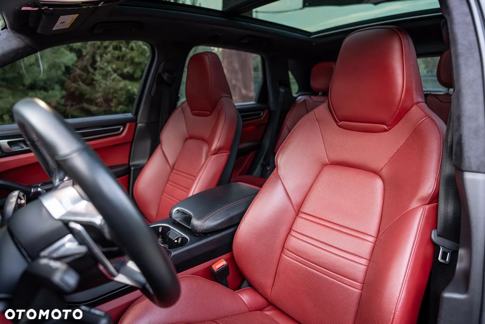 Porsche Cayenne GTS - 25