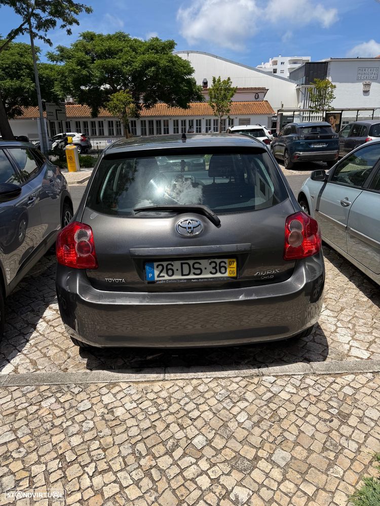 Toyota Auris 1.4 D-4D - 3