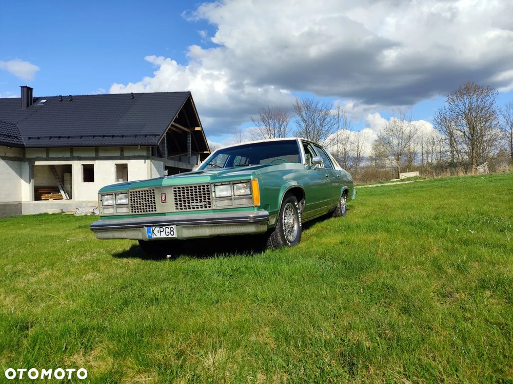 Oldsmobile Regency - 9