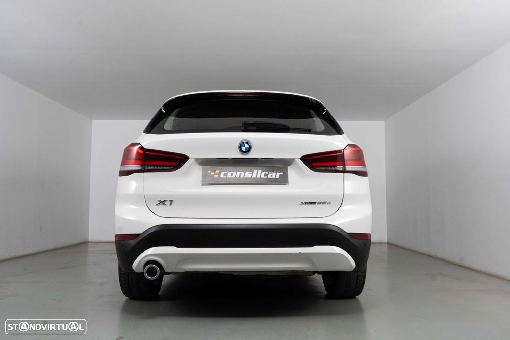 BMW X1 25 e xDrive Corporate Edition - 5