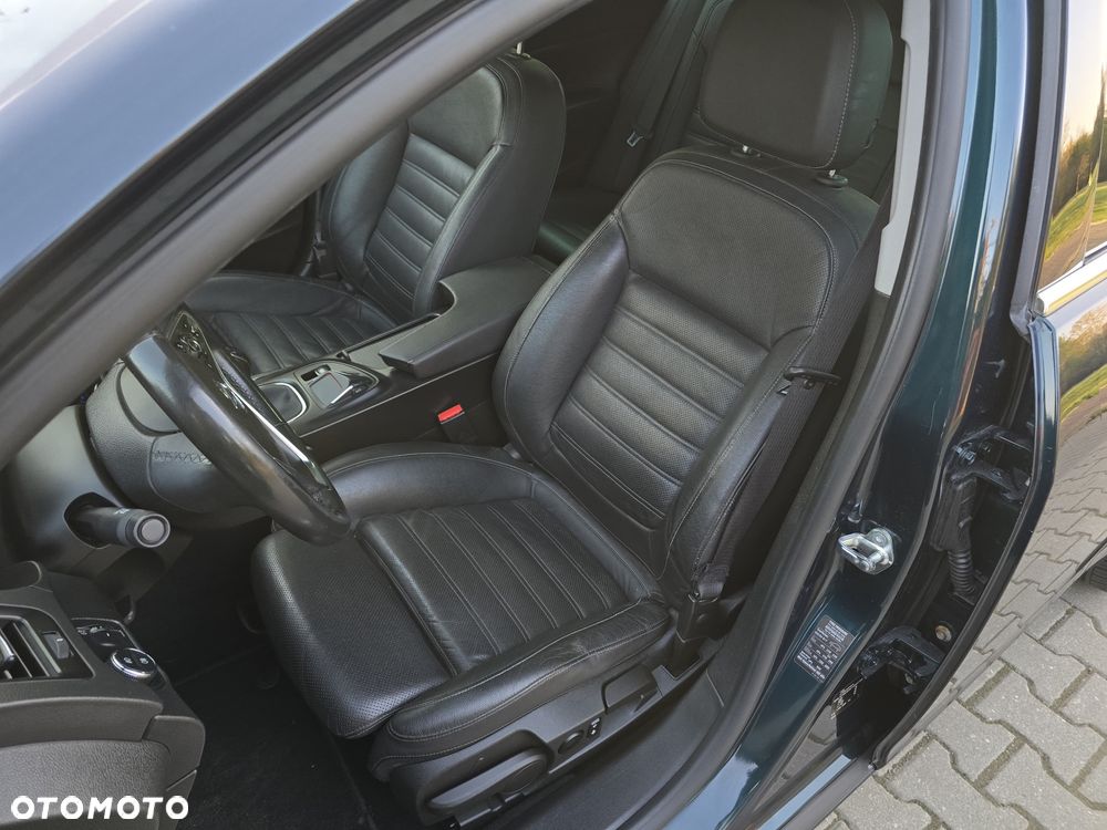 Opel Insignia - 11