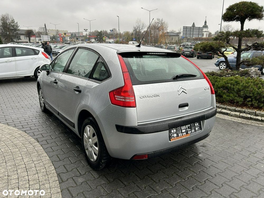 Citroën C4 1.4 16V Style - 5