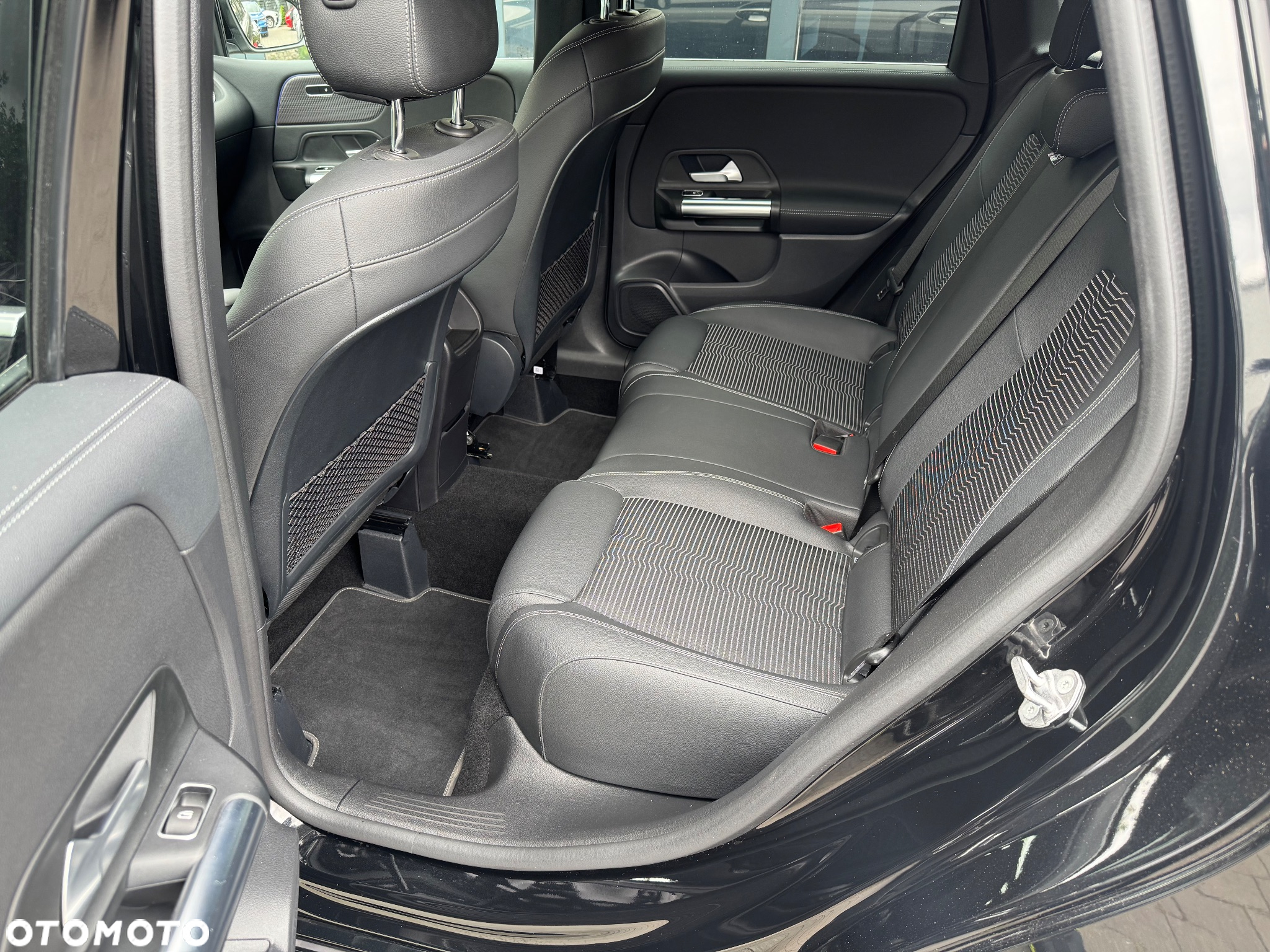 Mercedes-Benz Klasa B 180 7G-DCT Style - 26