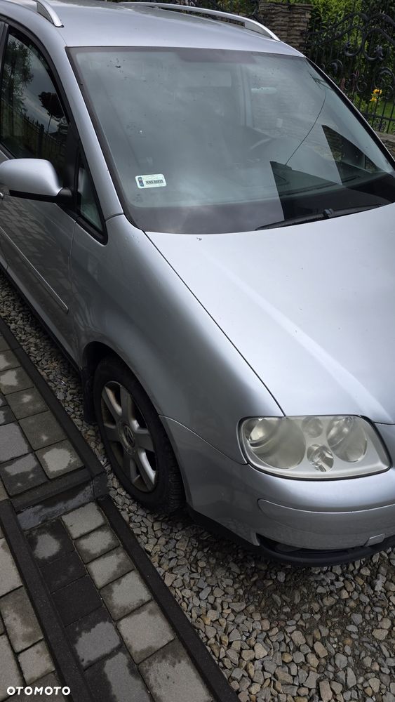 Volkswagen Touran - 1