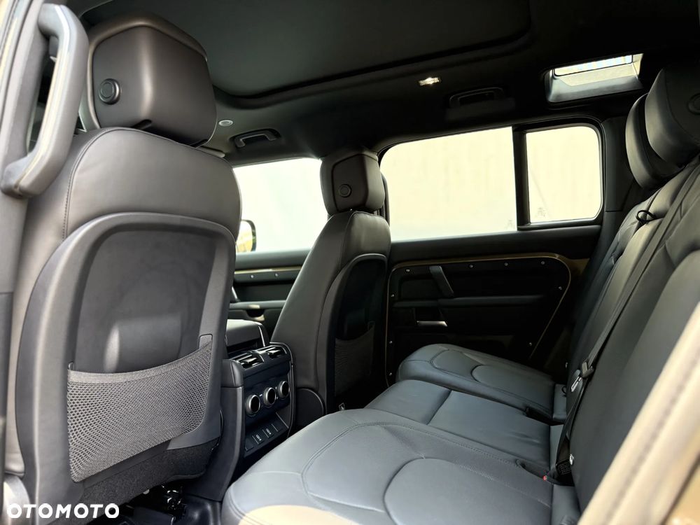 Land Rover Defender 110 D350 X-Dynamic HSE - 9