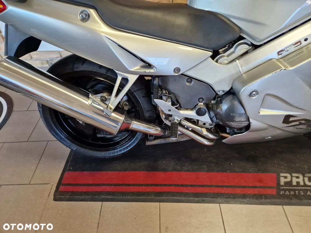 Honda VFR - 26