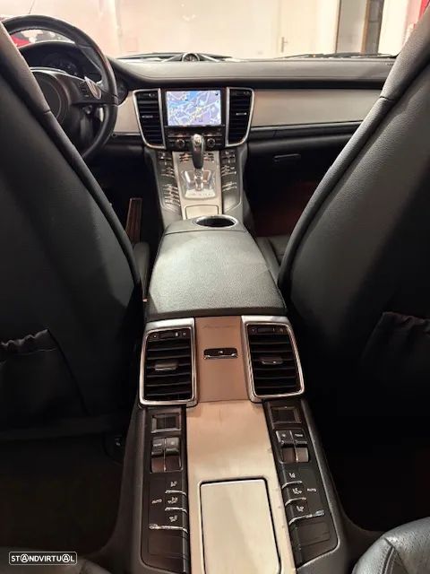 Porsche Panamera 4 Platinum Edition PDK - 36