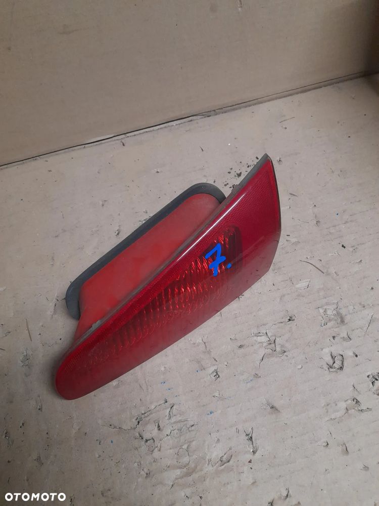 Alfa Romeo 147 - lampa tylna prawa w klapę - 2