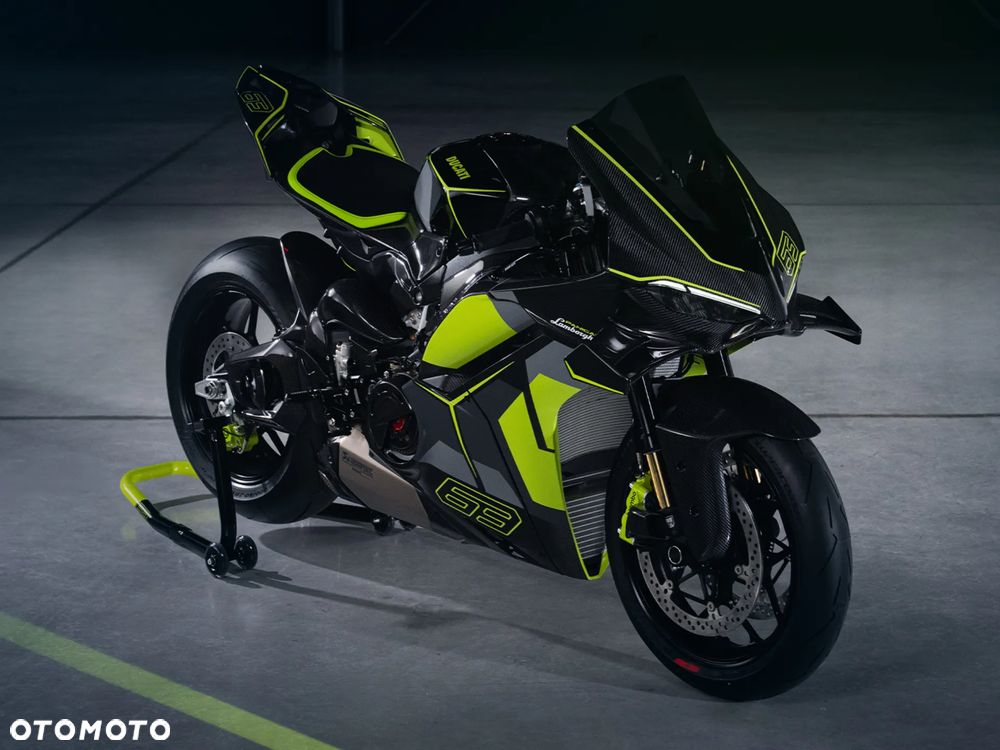 Ducati Panigale V4S - 2