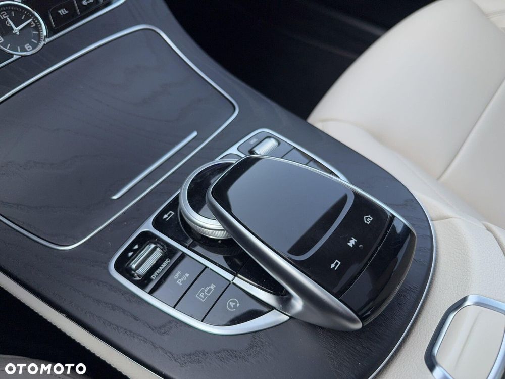 Mercedes-Benz Klasa E - 21