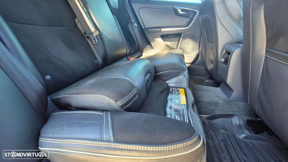 Volvo V60 2.0 D2 R-Design Momentum - 38