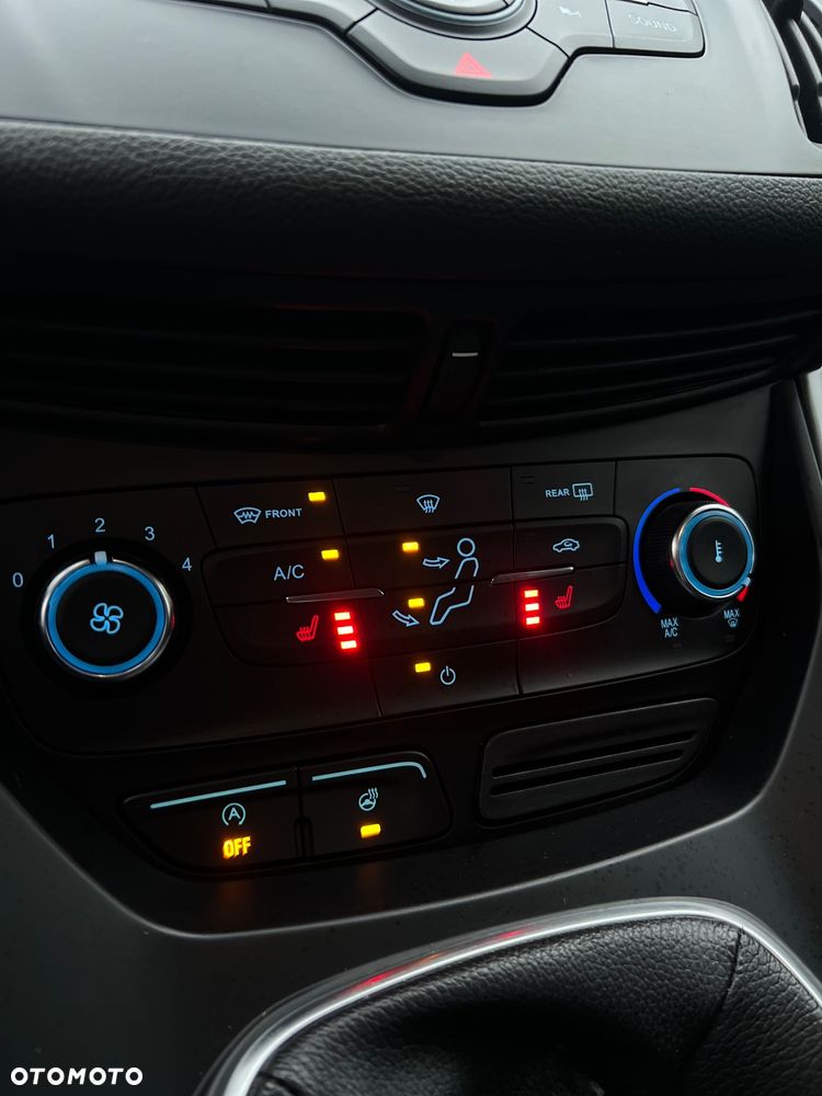 Ford Kuga 2.0 TDCi 4x4 Vignale - 30