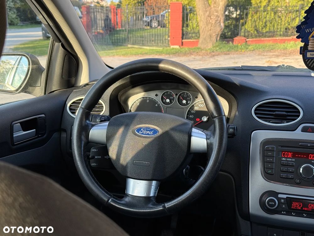 Ford Focus 2.0 TDCi DPF Sport - 8