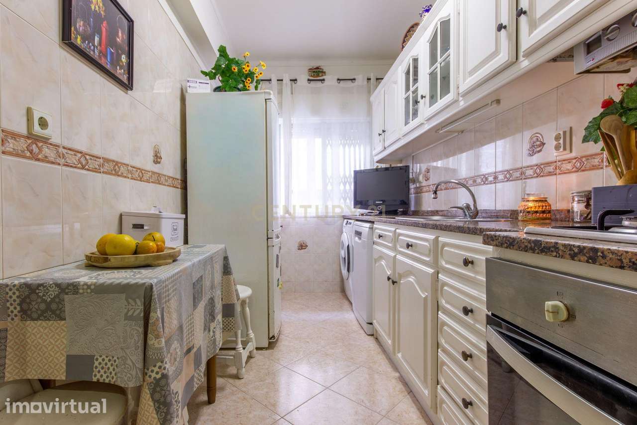 Amadora/ Casal de S. Brás – Apartamento de 3 assoalhadas c/ arrecadaçã - Grande imagem: 4/20