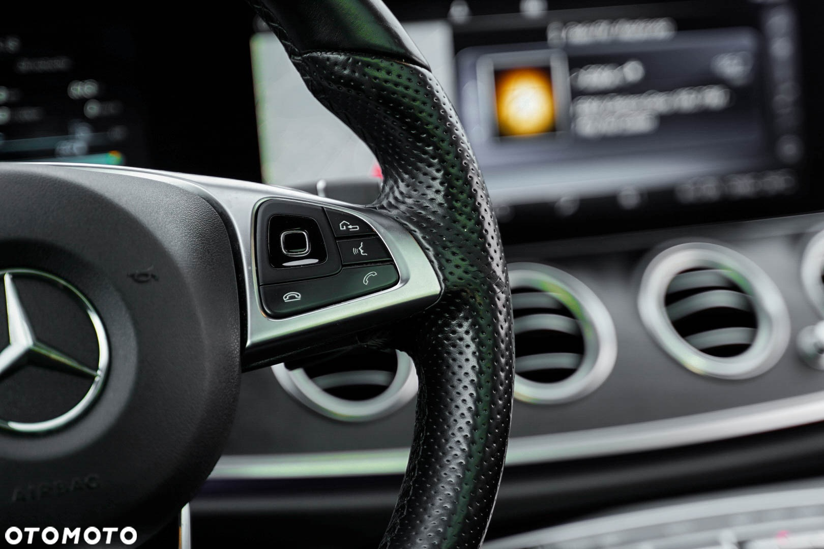 Mercedes-Benz Klasa E 220 d 9G-TRONIC - 22