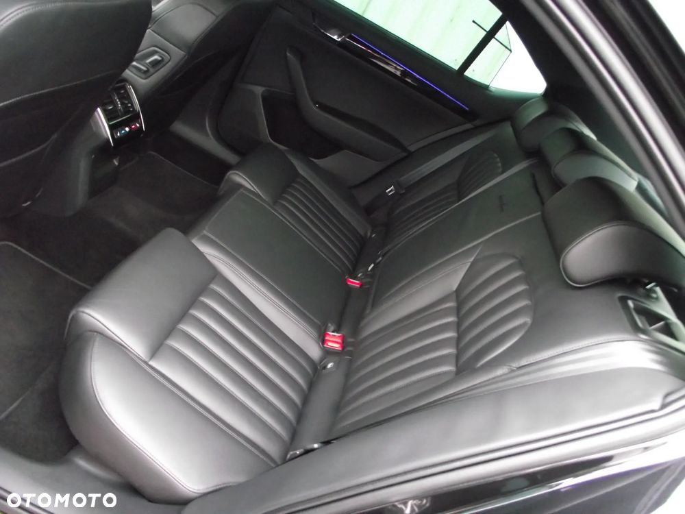 Skoda Superb 2.0 TDI L&K DSG - 24