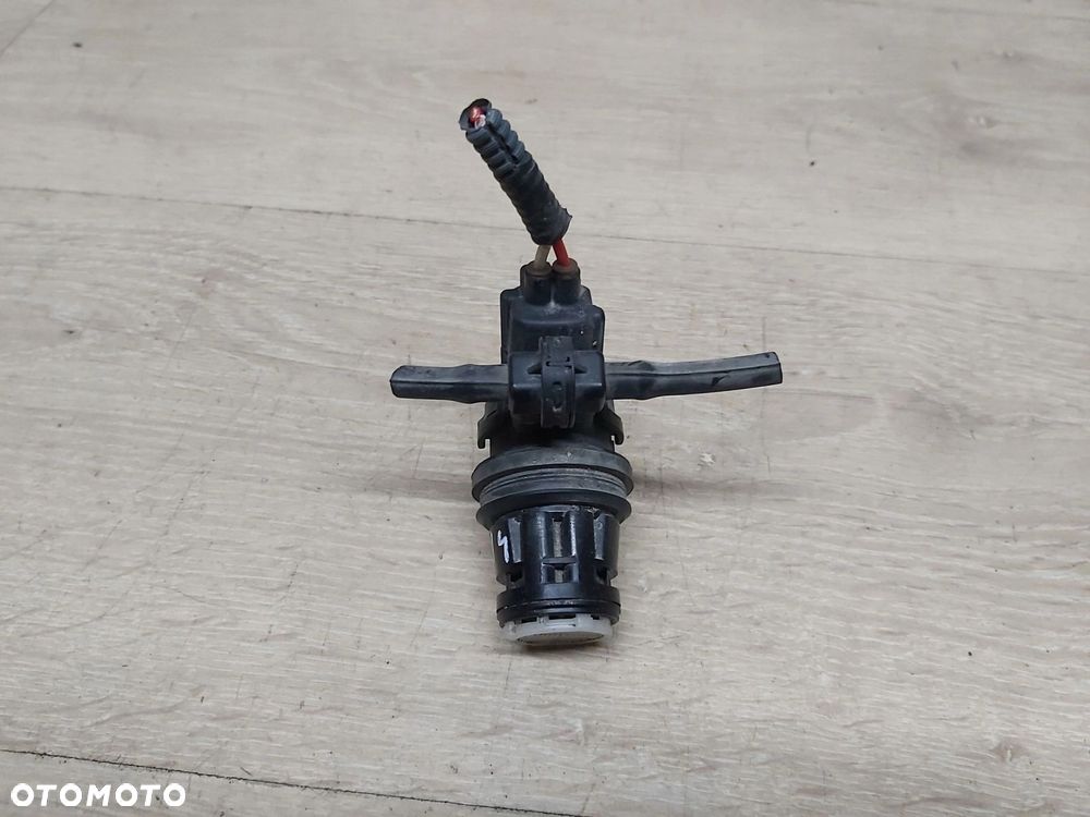 Toyota Rav4 IV XA40 Lexus NX pompka spryskiwaczy ORYGINAŁ 85330-42010 - 2