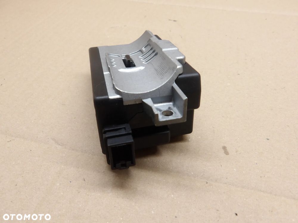 AUDI A4 B8 KOMBI 08-12 3.0TDI BLOKADA KOLUMNY KIEROWNICY 8K0905852D - 3