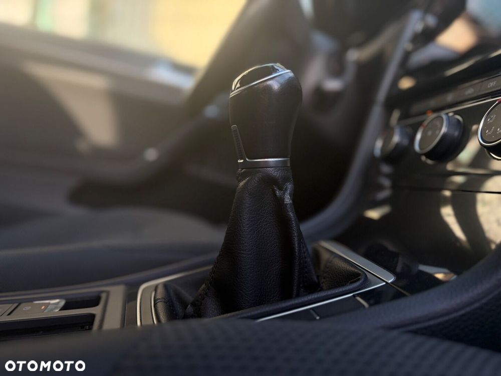 Volkswagen Golf - 20
